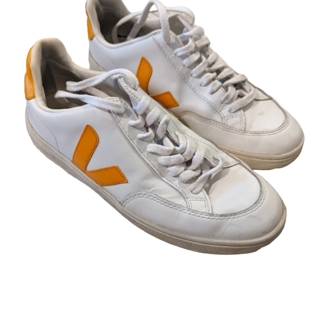 veja • women's t2 sneakers